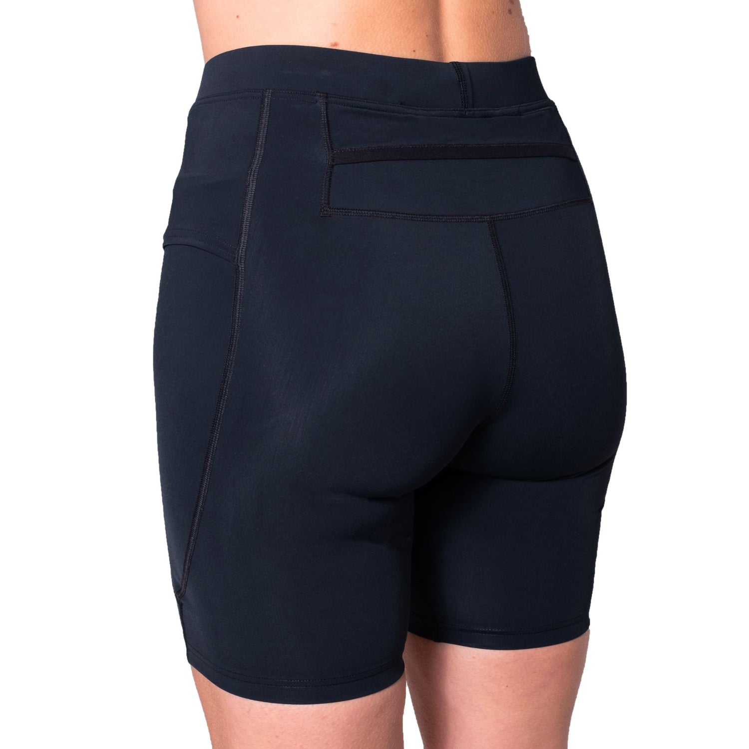 Damen Hindernislauf Shorts mit Rückentasche – sicherer Stauraum für Gels & Flasks